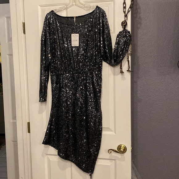 FREE PEOPLE - NWT - dress: black sequin l/s midi w adj. asymmetric skirt - L - Picture 4 of 16